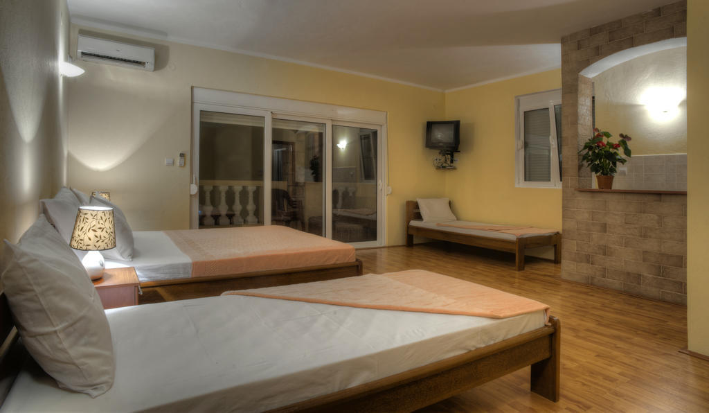 Castellamare Residence Petrovac Habitación foto